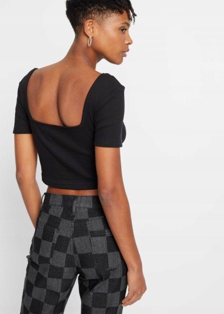 B.P.C krótka bluzka czarna prążkowana ^40/42