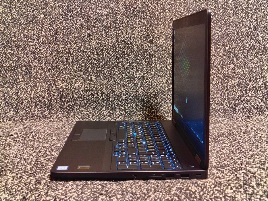 Dell Latitude 5570 ∎ Intel® i7-6600U|8-16|128-256|Radeon|FHD ips