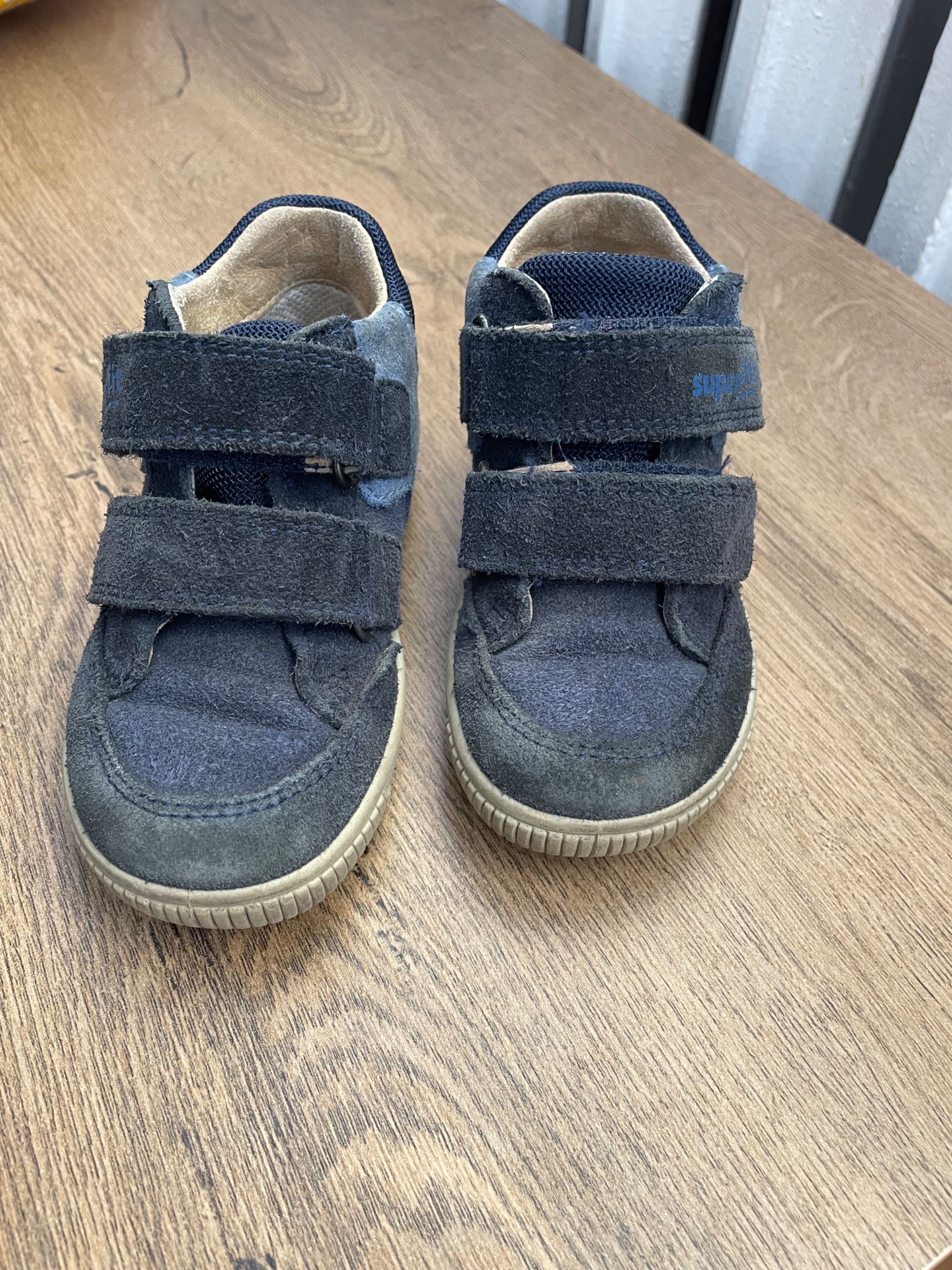 Buty przejściowe 23
