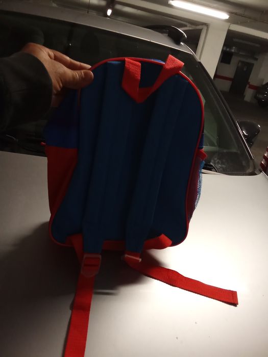 Mochila criança em excelente estado