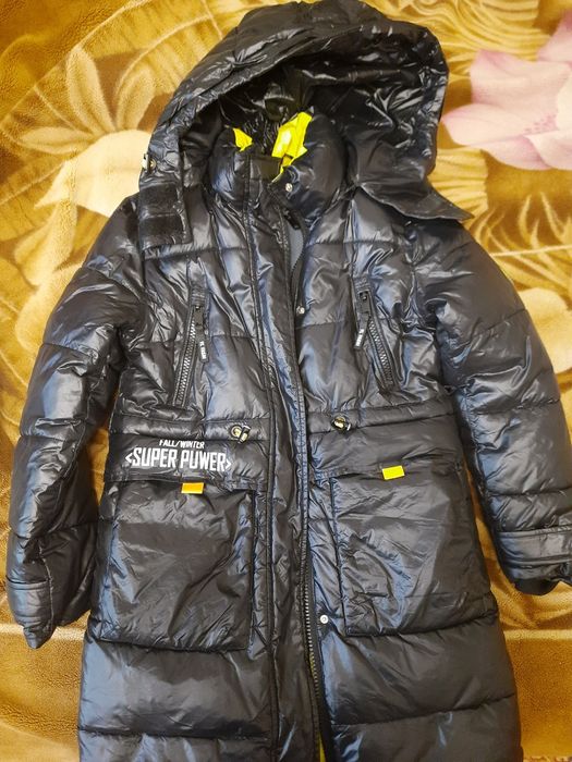 Зимова куртка на дівчинку