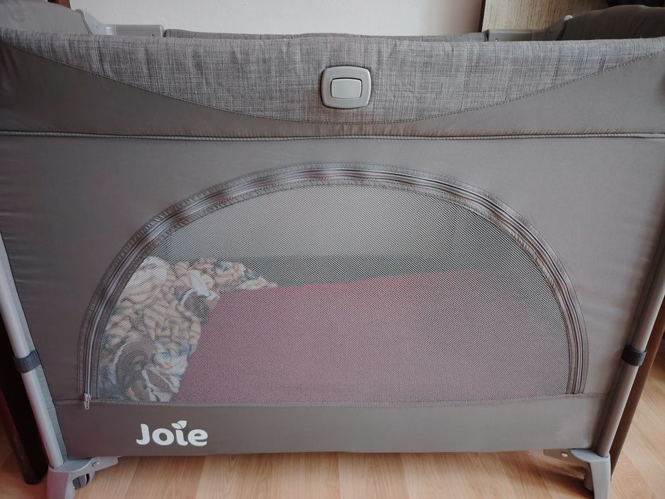 Joie Kubbie Sleep łóżeczko turystyczne z funkcją dostawki Foggy Gray
