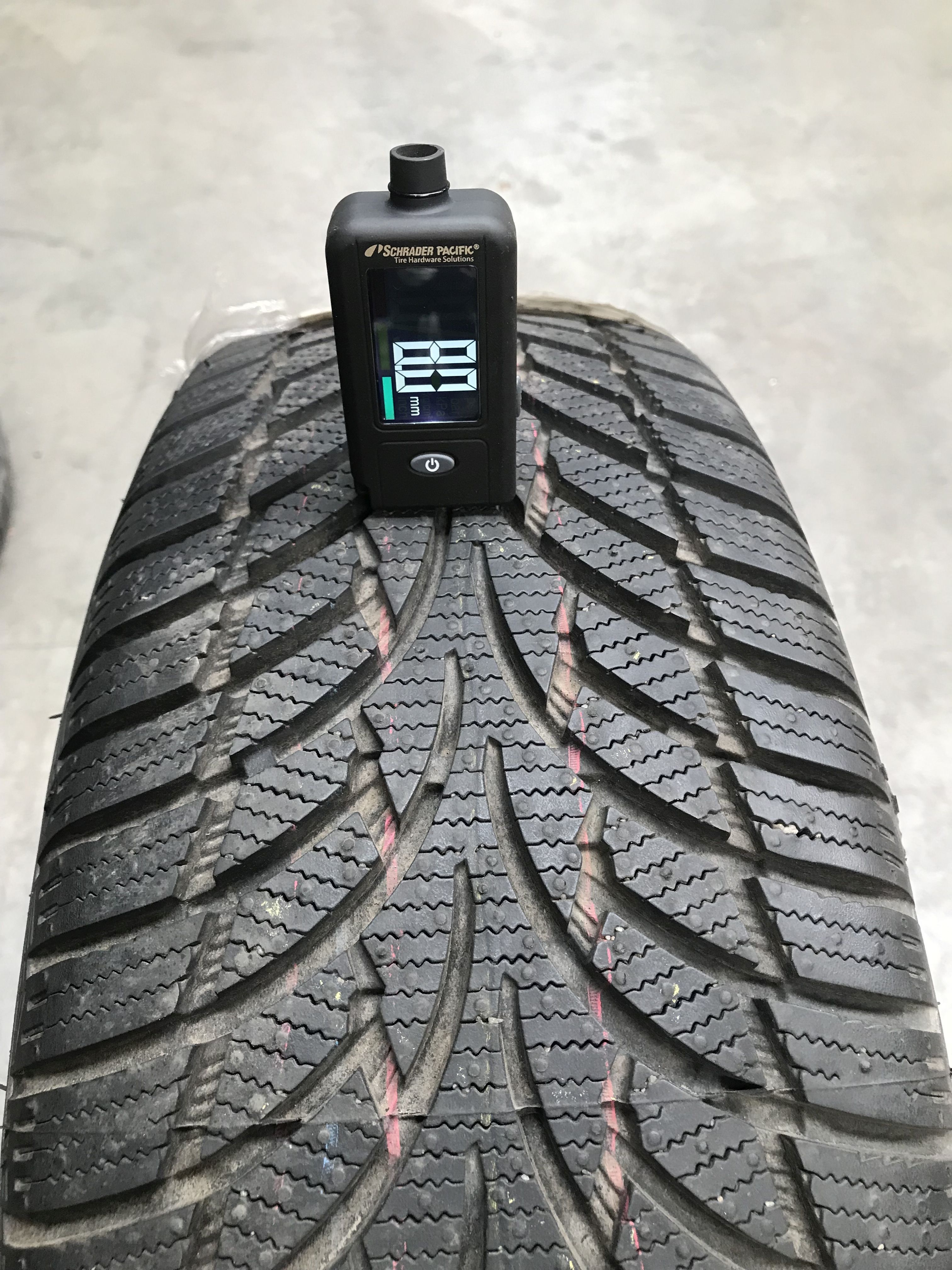 Opona używana zimowa 195/65R15 91T Nankang Activa SV-3 8mm!