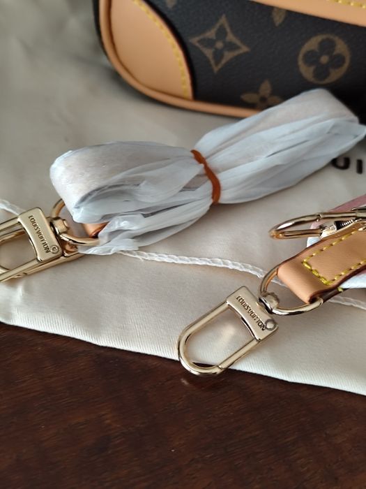 Bolsa tiracolo com 2 alças LV