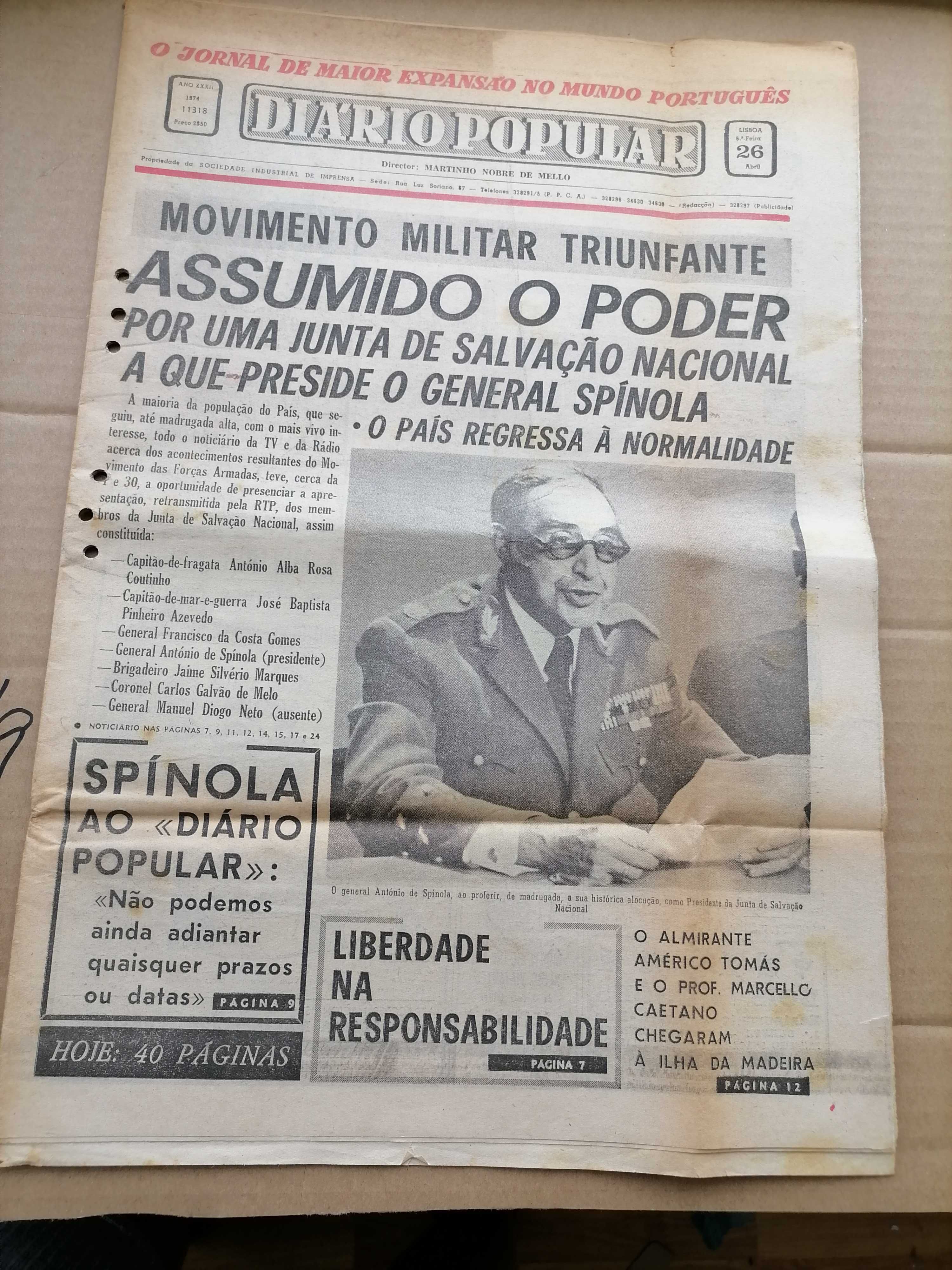 25 de Abril 1974 - MFA Movimento Militar Triunfante! Diário Notícias