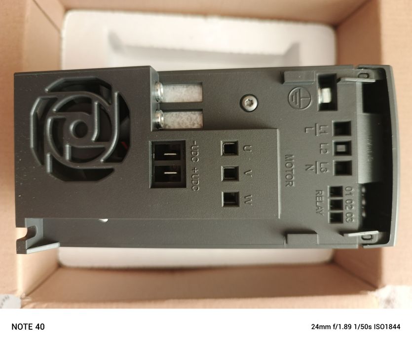 Falownik Danfoss FC 51 0,75 kW 1x230V + panel LCP 11 – NOWY zestaw