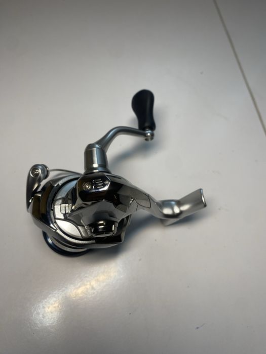 Котушка Катушка Shimano Stradic 19 2500S