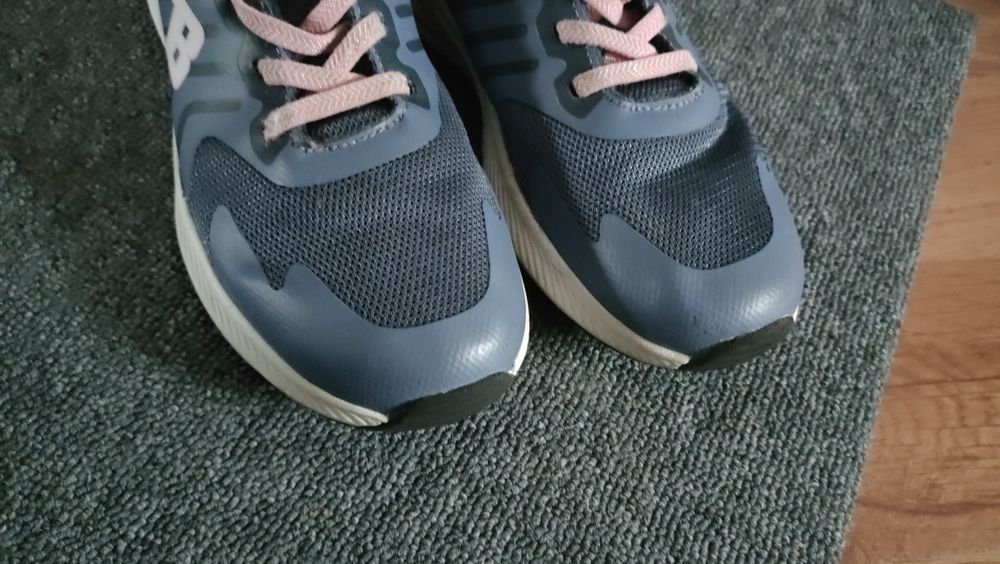 Adidasy Bejo dziewczęce 35