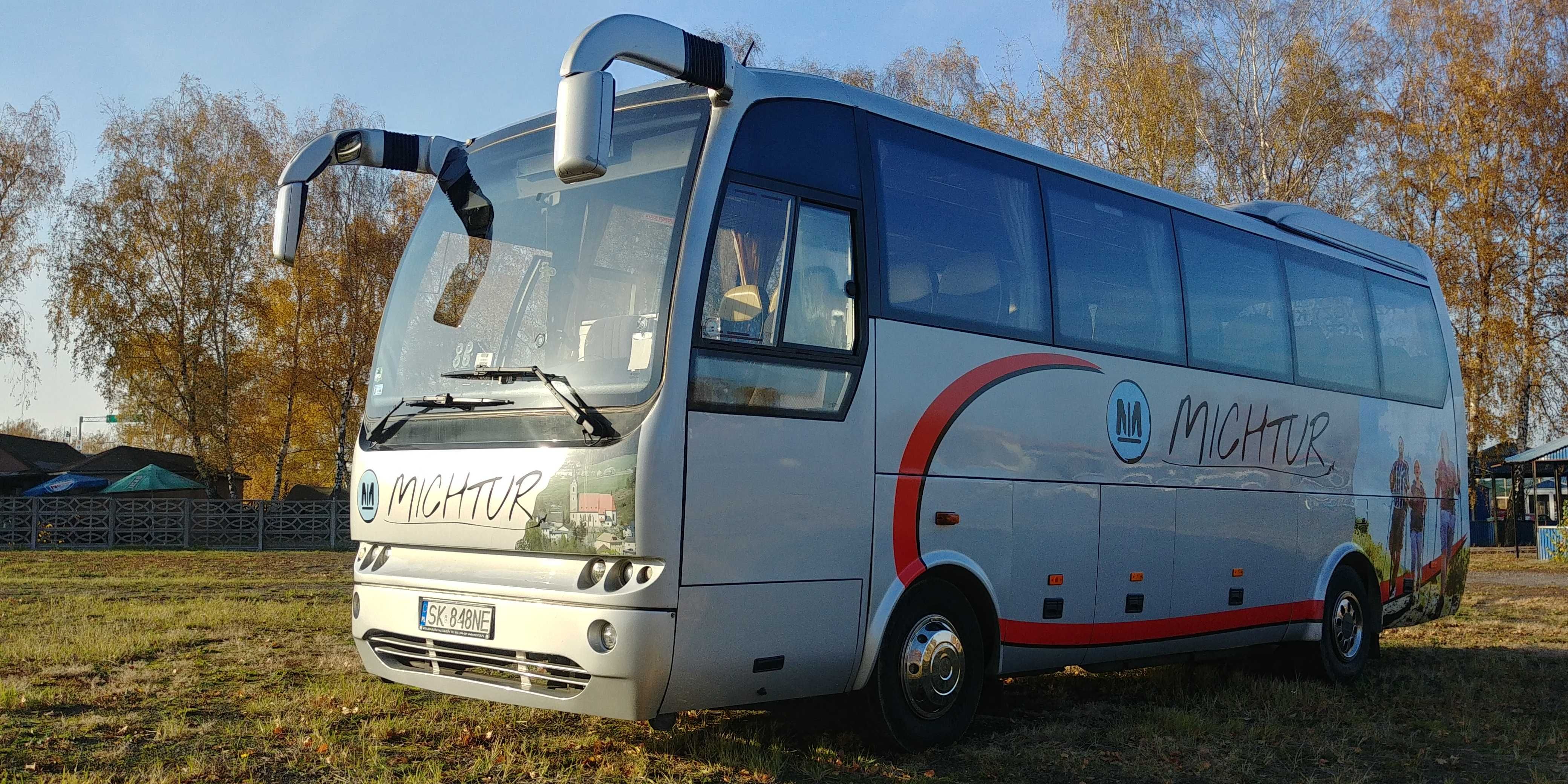 Przewóz osób - wynajem busów i autobusów na 8 - 20 - 35 - 54 - 60 osób