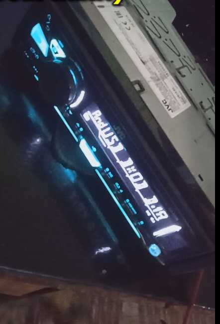 продам магнитолу jvc