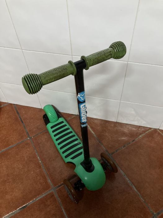 Trotinete de trés rodas para crianças iniciantes