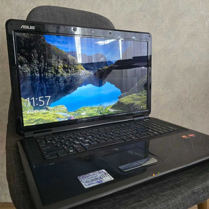 Ноутбук Asus K70AB / 17.3"