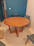 Mesa em madeira maciça