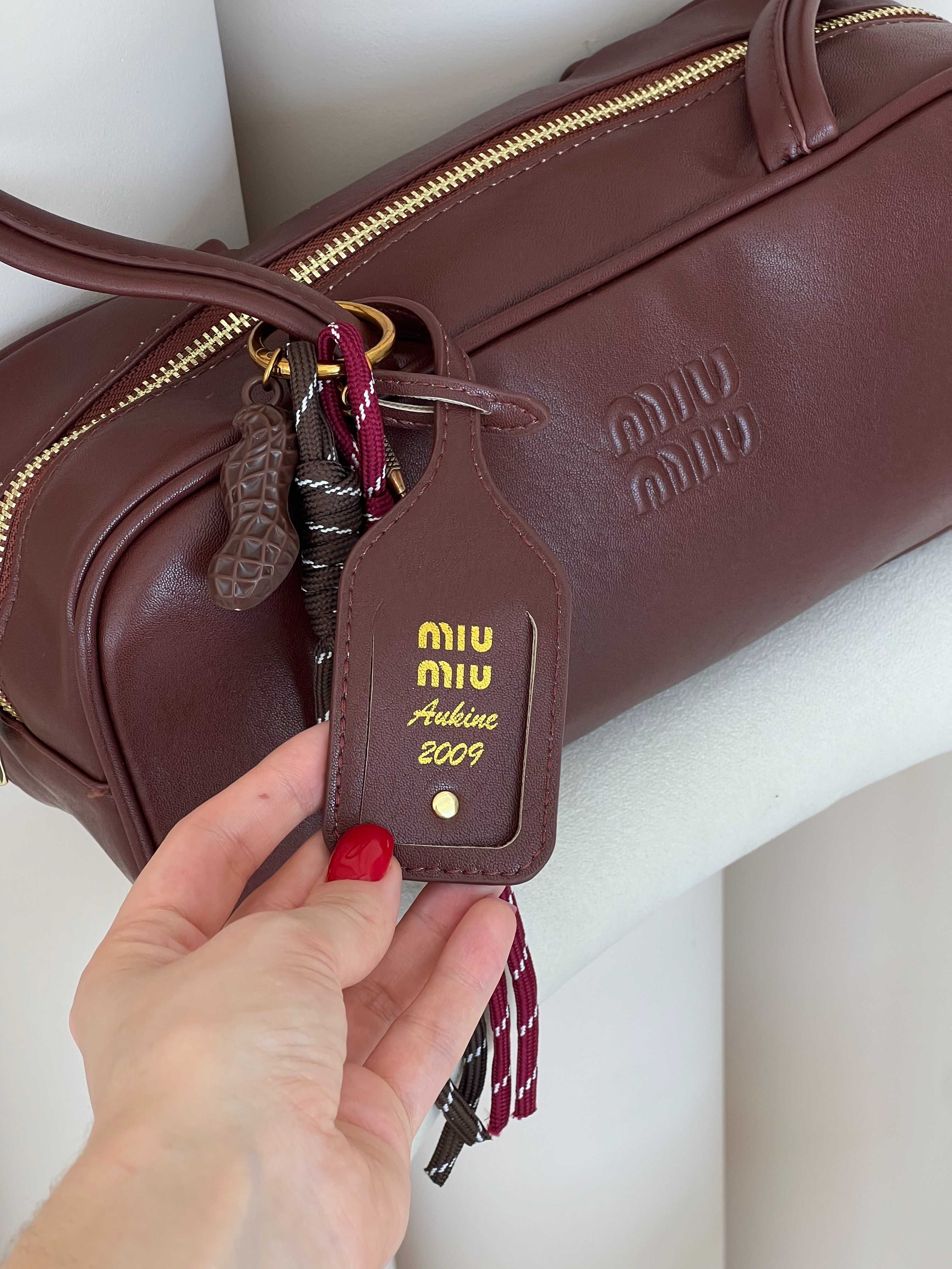 Сумка Miu Miu багет з брелком  на плечо Миу Миу  клатч