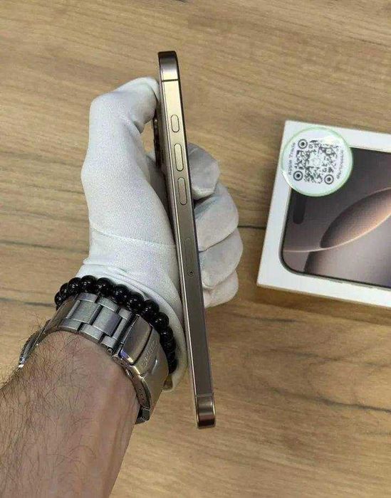 iPhone 16 Pro Max, 256 ГБ, SIM + eSIM