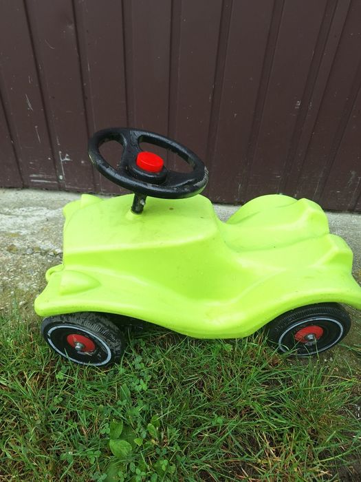 Autko jeździk  dla dziecka