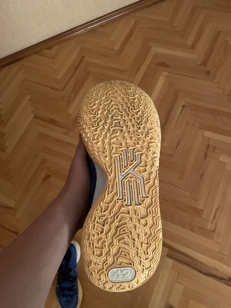 Ориігнальні баскетбольні кросівки Nike
