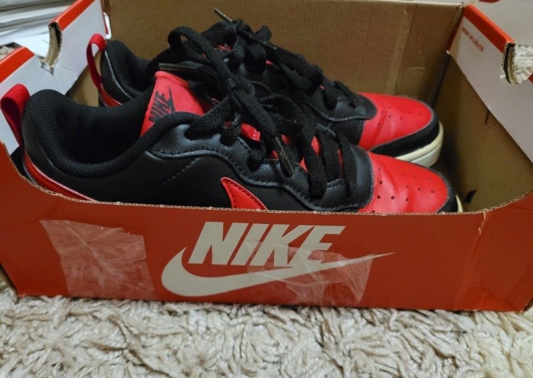 Кросівки Nike оригінальні на хлопчика розмір 38,5 і 39