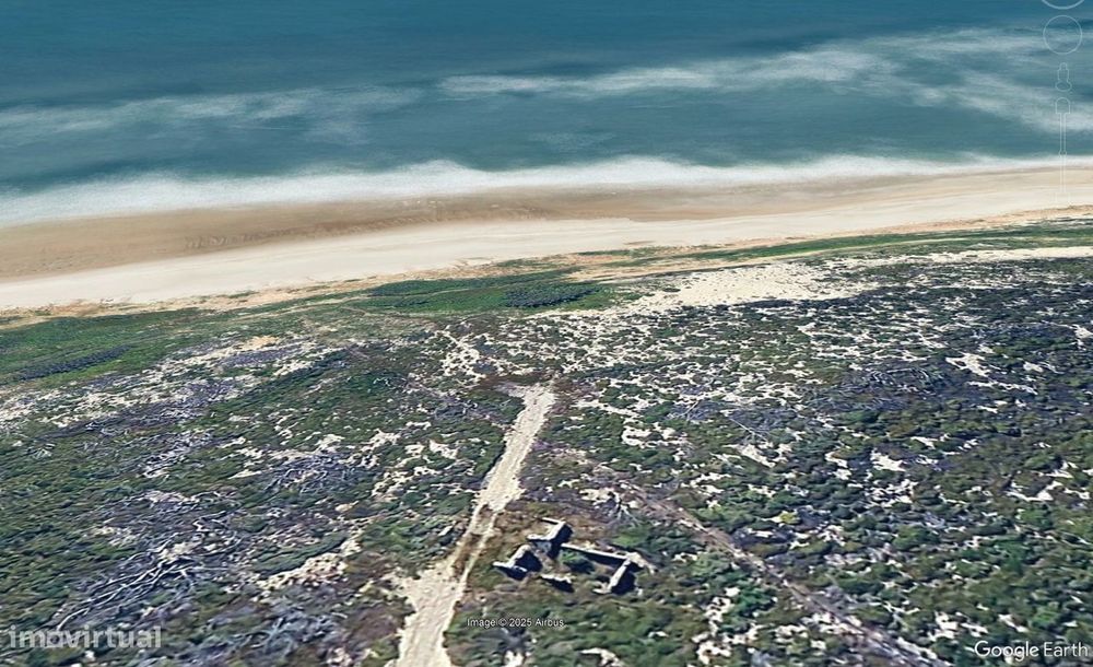 Terreno com vista mar e ruína registada – Praia da Feligueira, Pataias