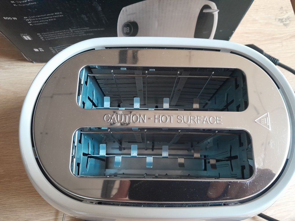 Cecotec toster 800w z wyświetlaczem beżowy