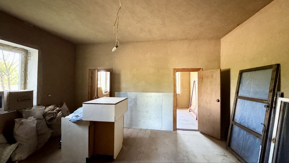 Продам будинок 115м2 в центрі смт Березна, 15 соток землі!