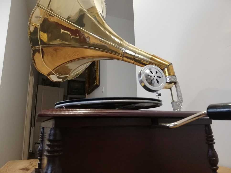 Piękny patefon - gramofon, polecam