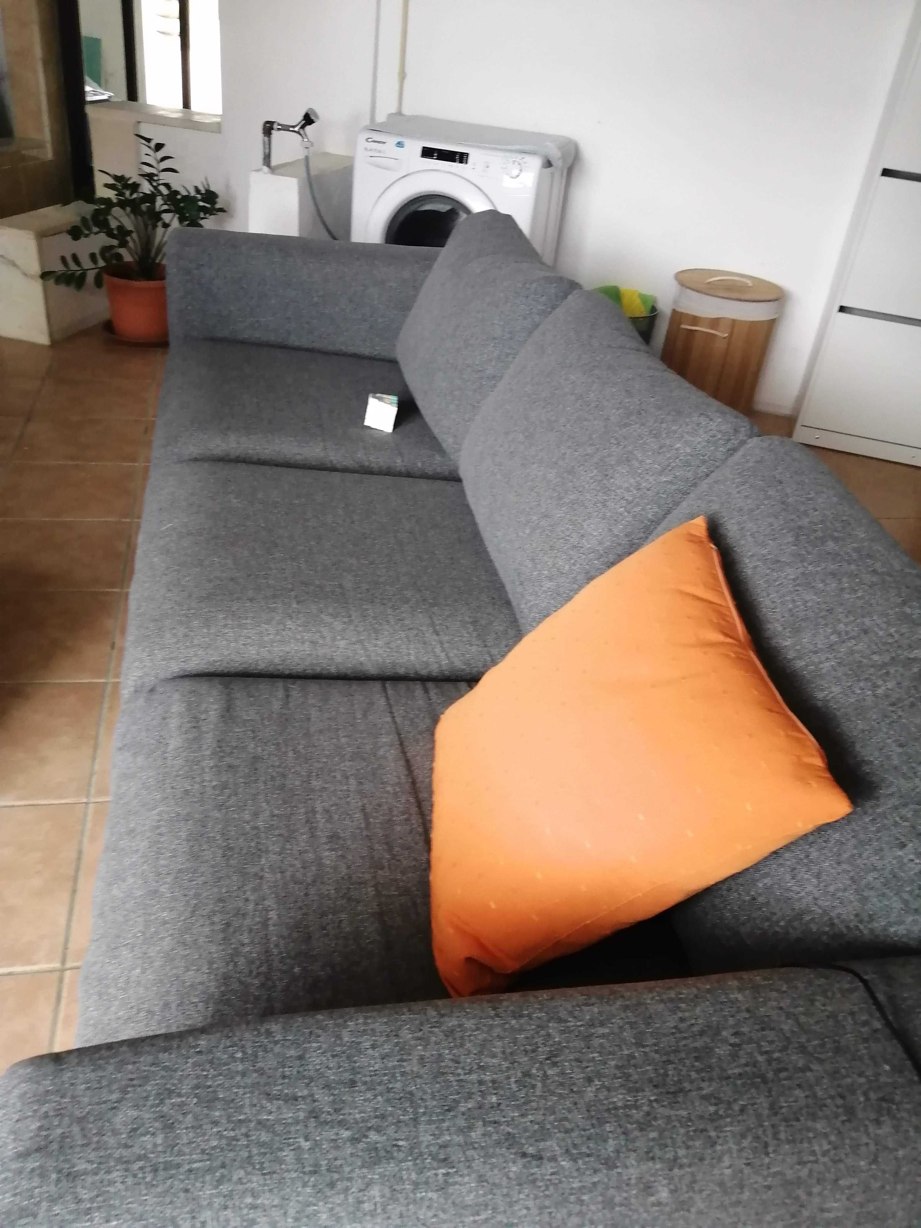 Vende - se Sofá 4 lugares com chaise longue -IKEA