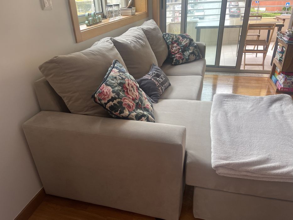 Sofá chaise-long em excelente estado conservação