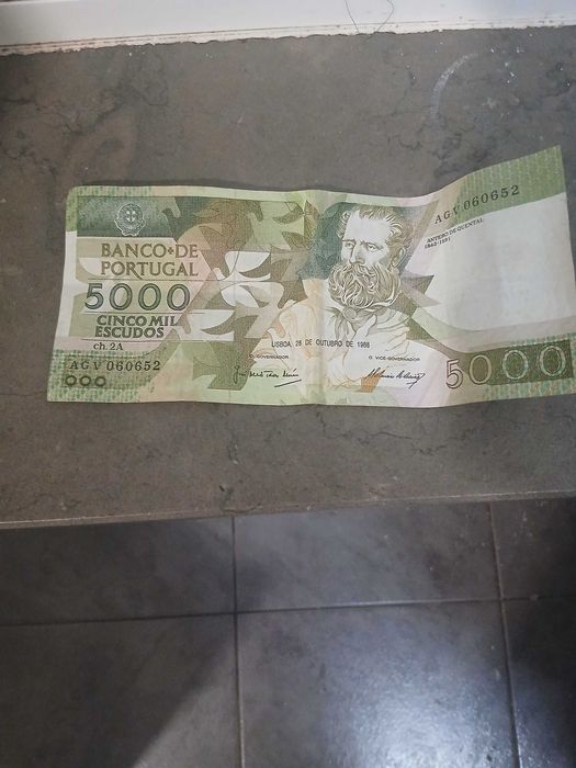 Vendo Escudos de 5000,1000,500,100,50,