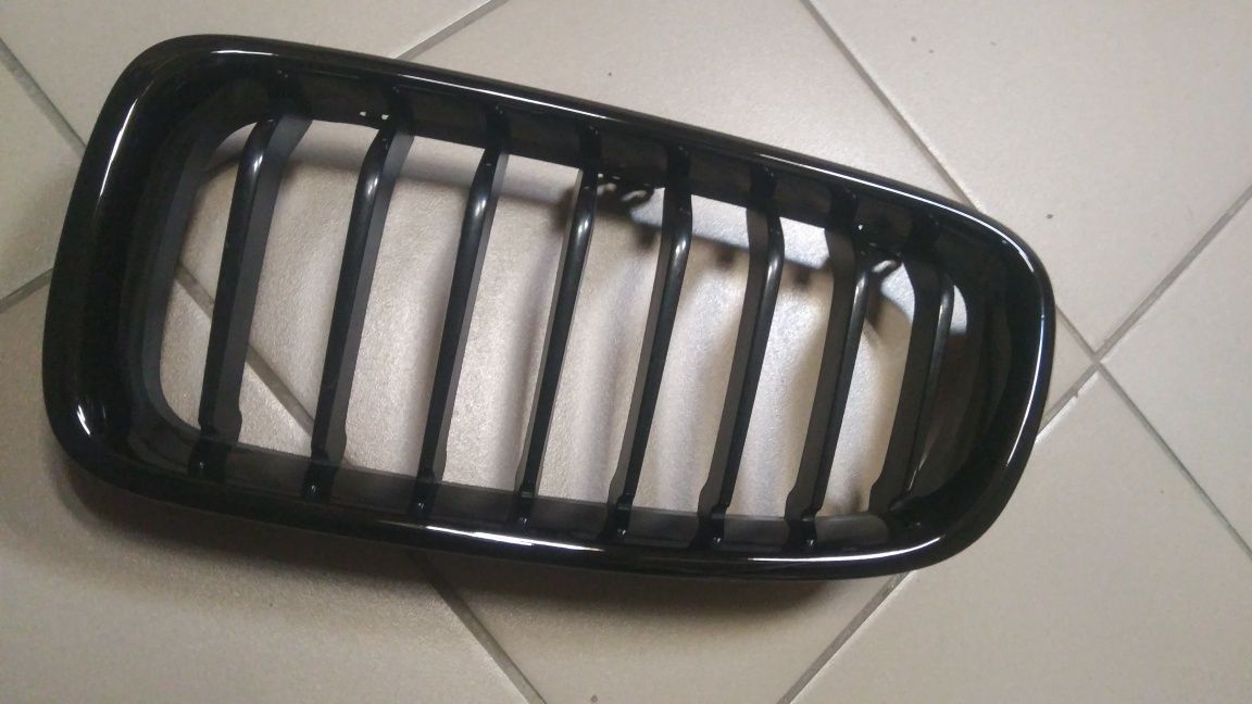 Решітка радіатора ноздрі bmw f30, f31