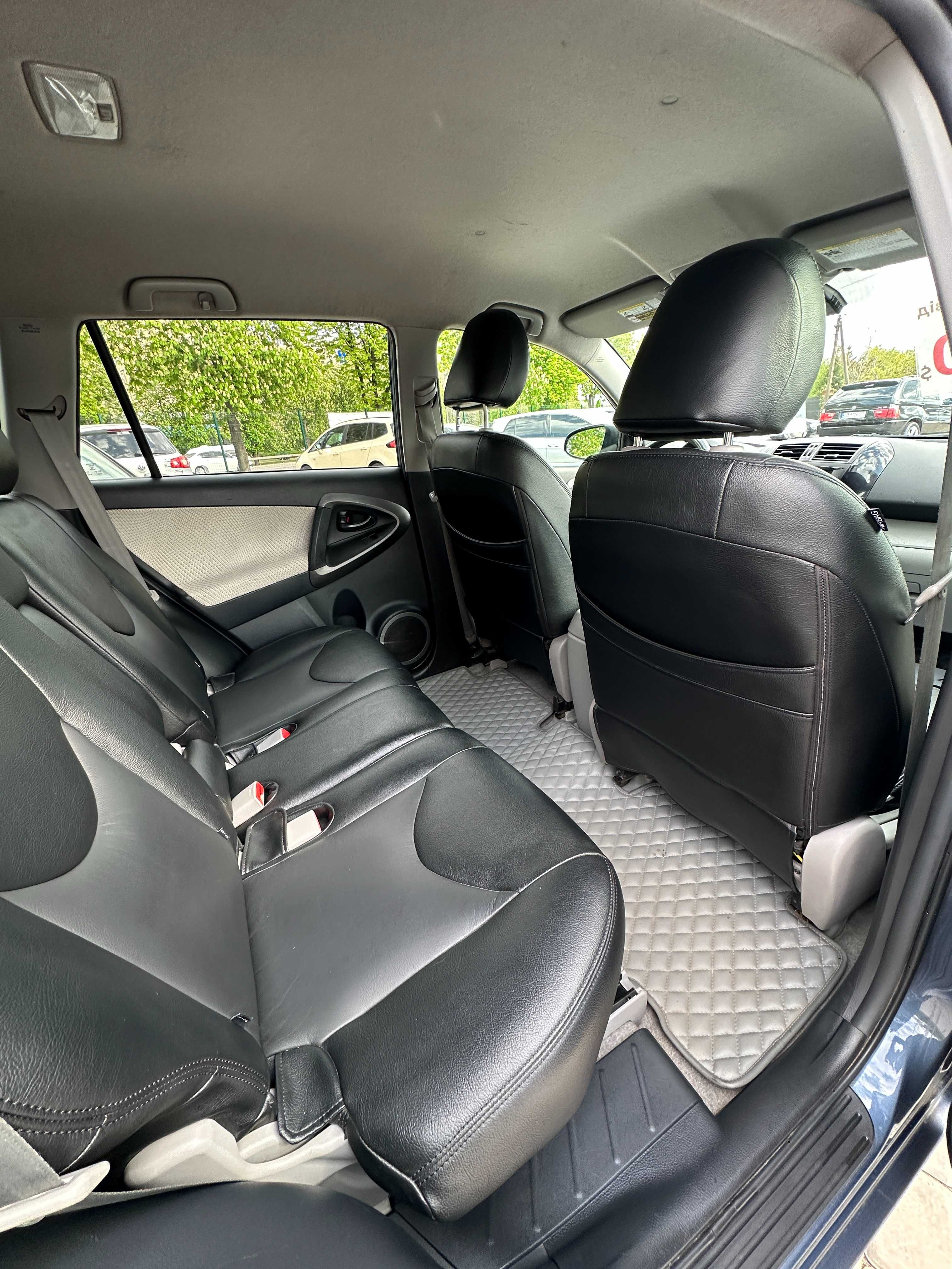 Продам Toyota RAV 4 EV 2013 рік можлива розстрочка,кредит,обмін!