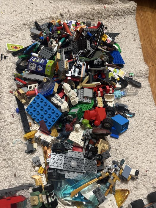 Продаю лего конструктор.