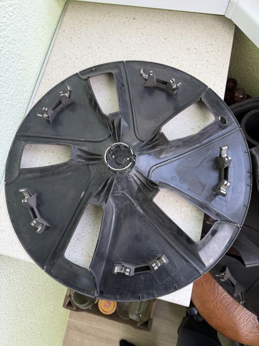 Ковпаки Tesla model 3 R18