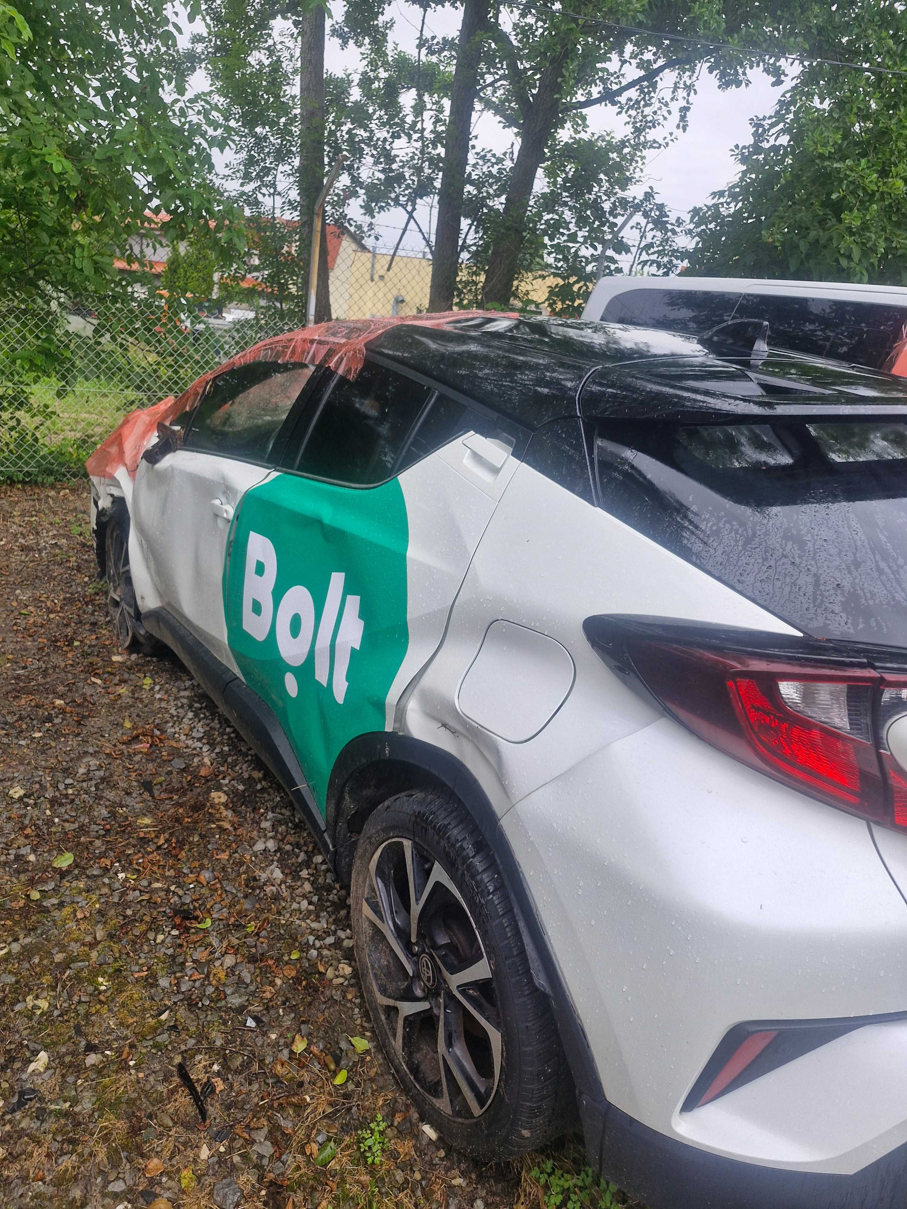 Toyota CHR 2020 r - wersja PRESTIGE - powypadkowy