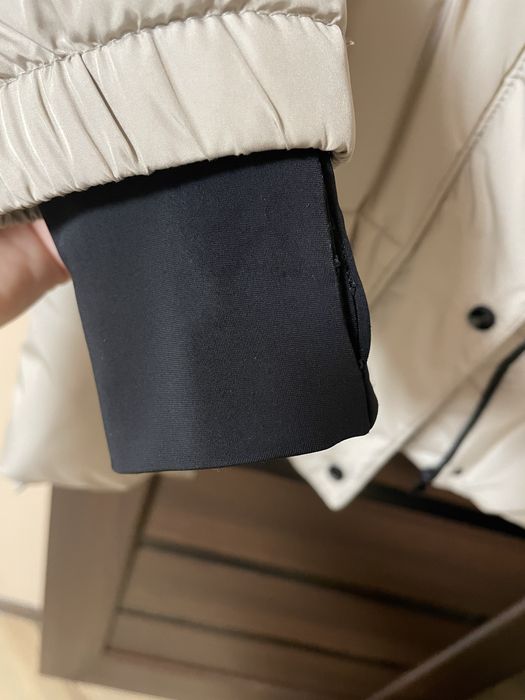 Жіноча утеплена куртка від Zara