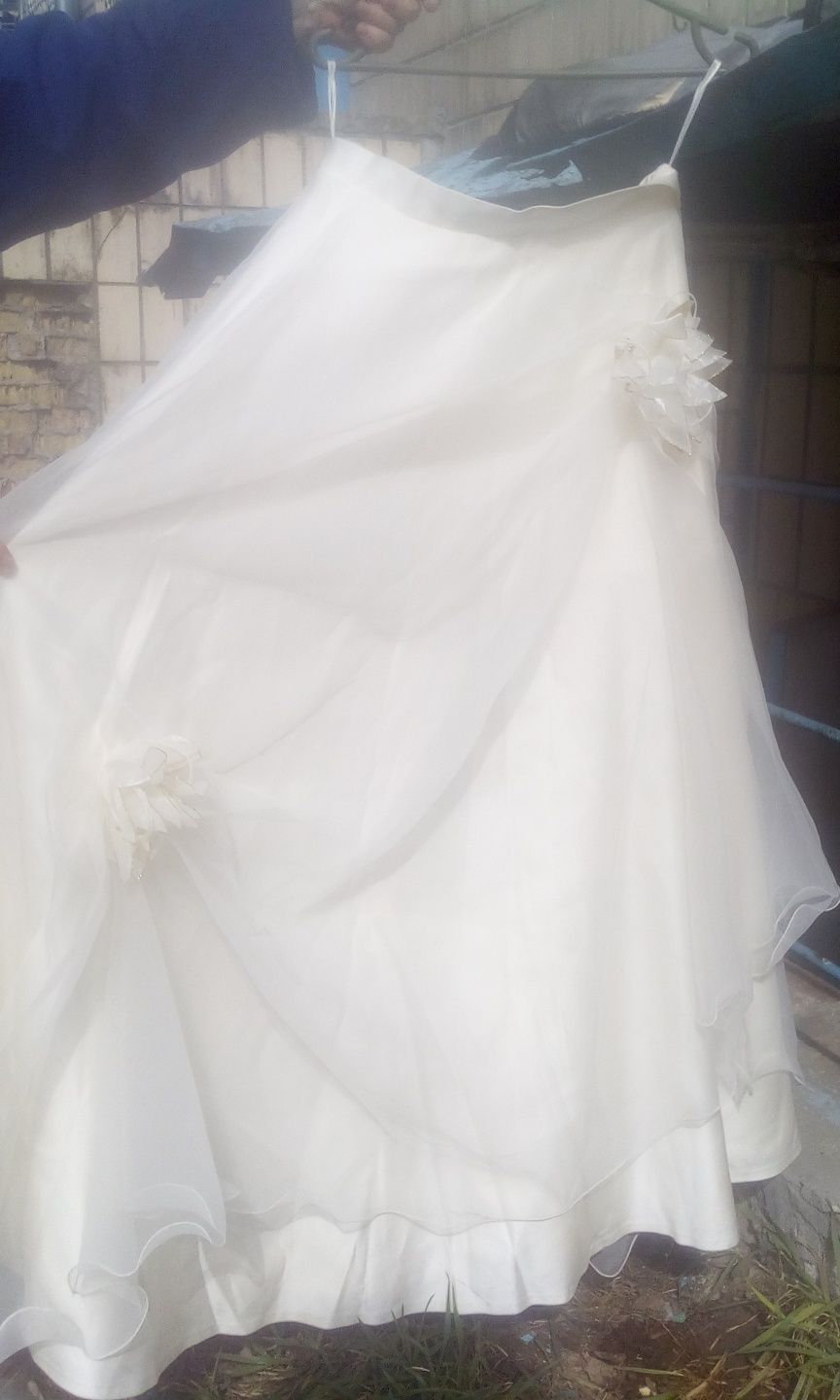 Платье на свадьбу невесте или дружкам
