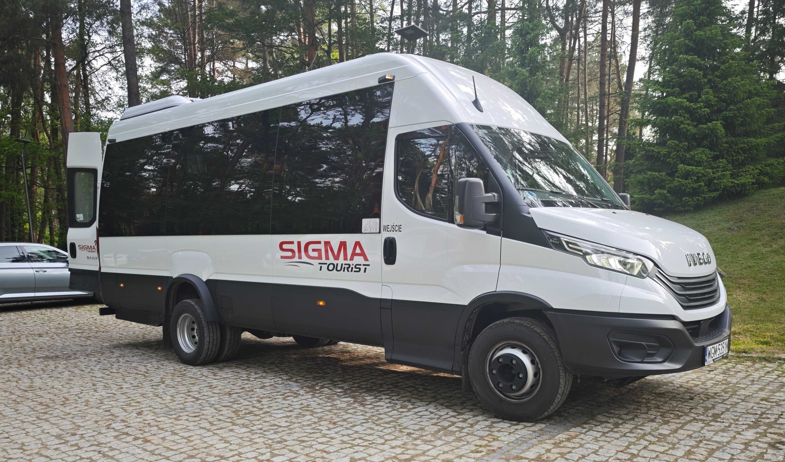 Wynajem autokarów, busów – przewóz pracowników, osób, grup dowóz bus