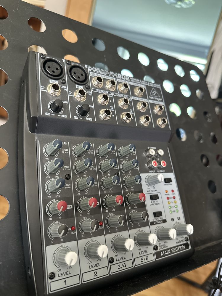Mixer Behringer Xenyx 802
