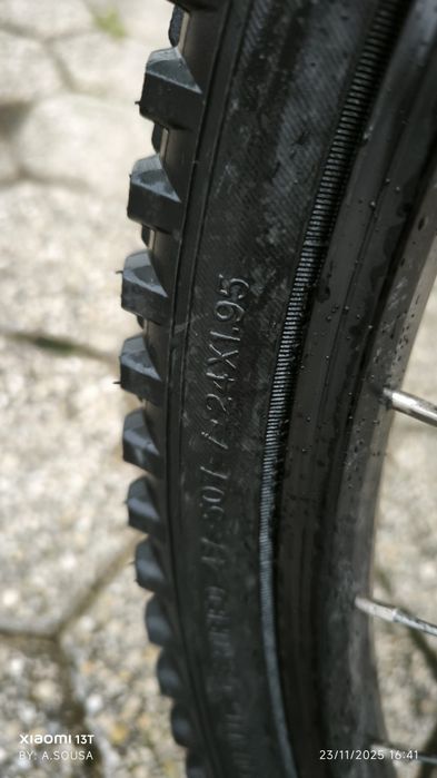 Bicicleta B'Twin Rockrider ST500