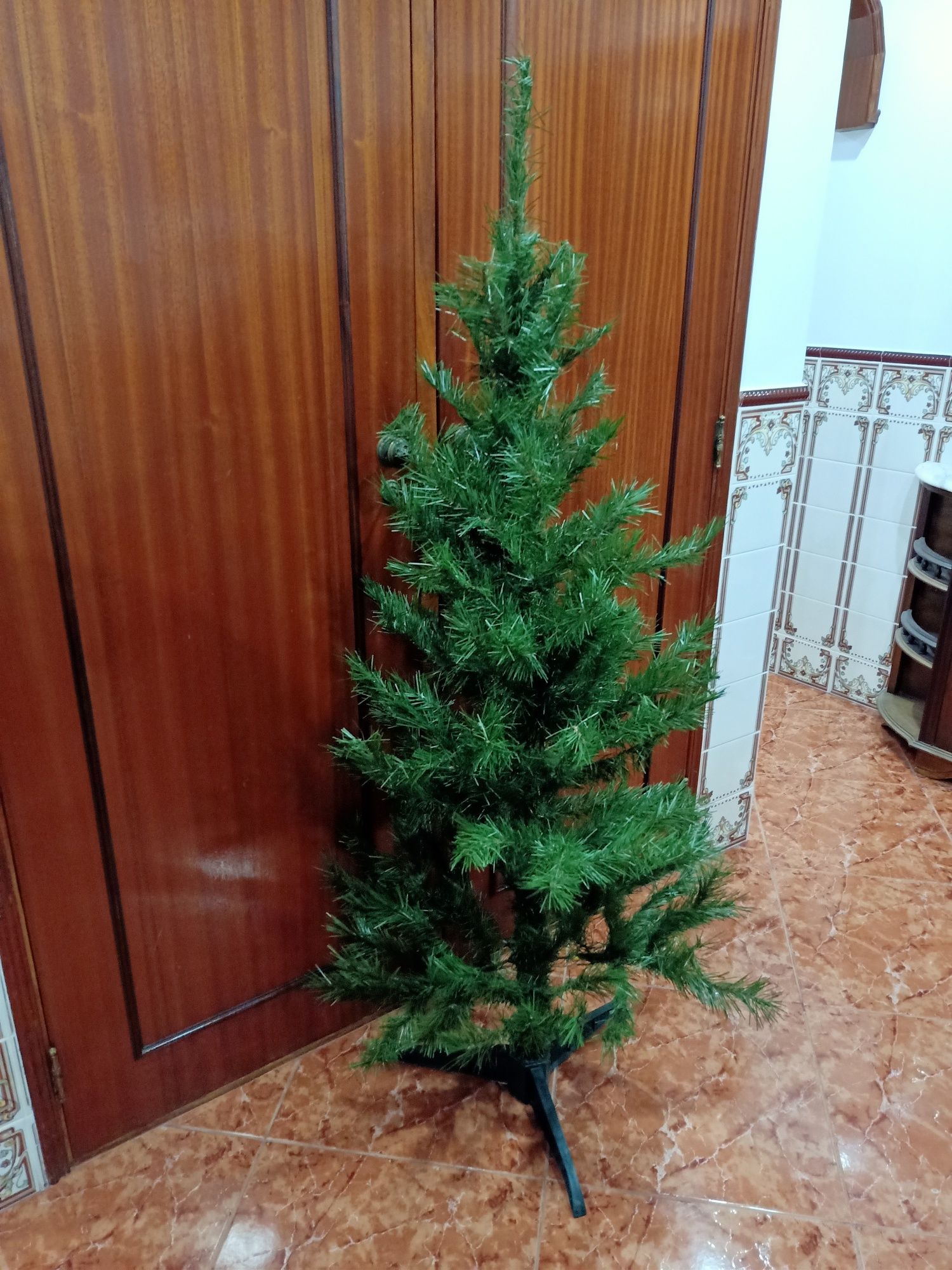 Árvore de Natal enfeites casa quarto apartamento vivenda escritório.