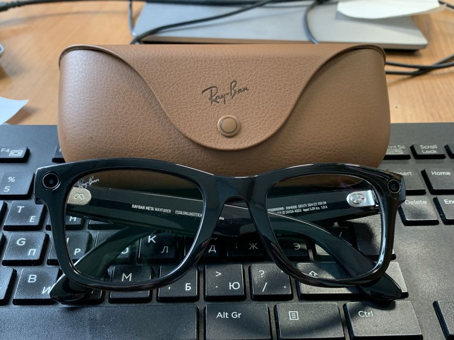 Ray-Ban META AI Wayfarer фотохромні самозатемняючі окуляри з камерою
