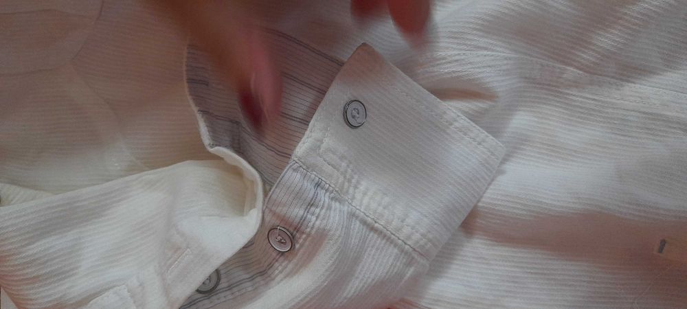 Blusas e camisas em excelente estado