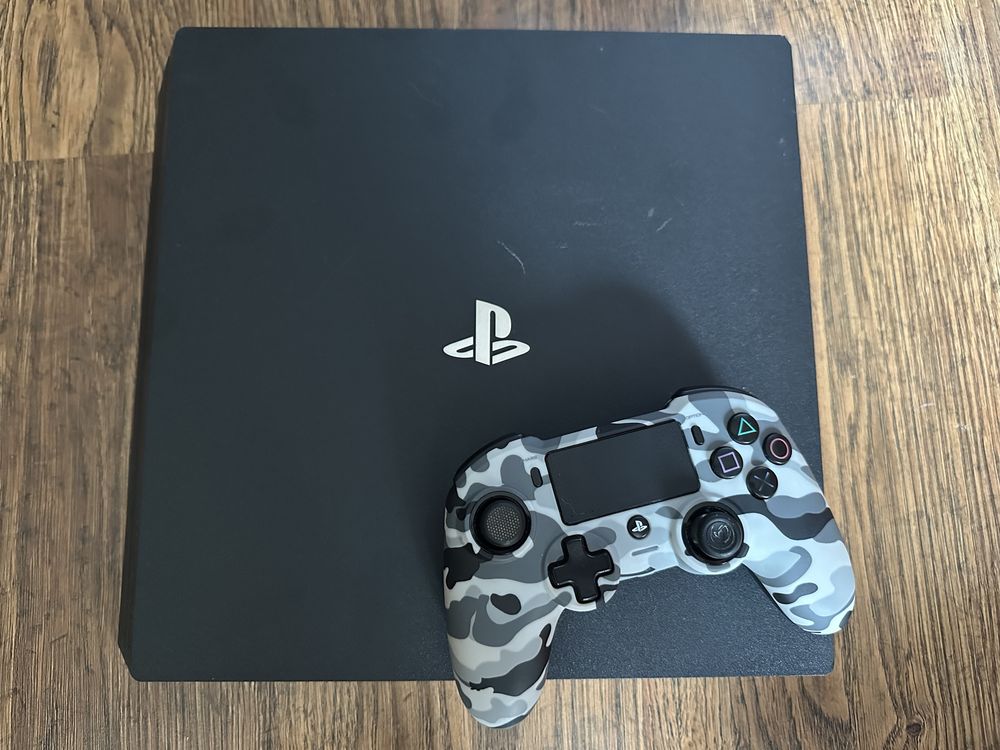 Ігрова приставка PS 4Pro 1TB