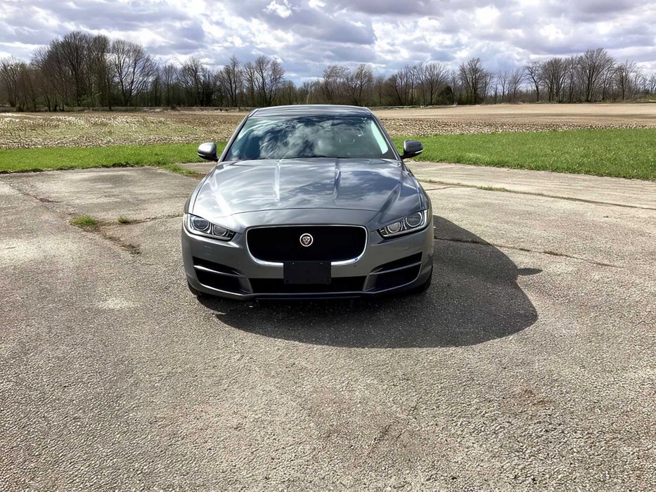 Jaguar XE      2018