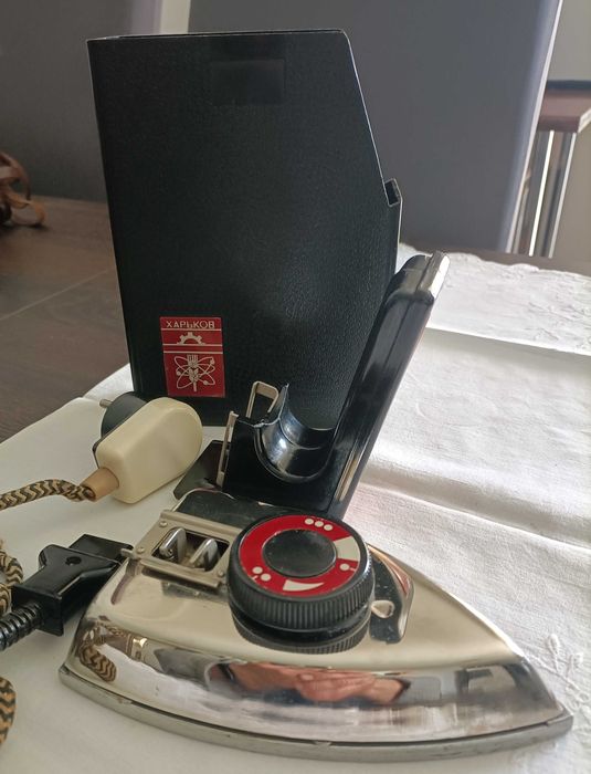 Składane żelazko turystyczne Charków