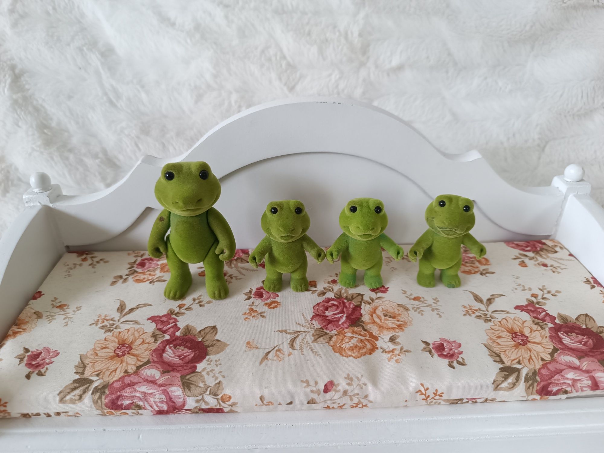 Figurki Sylvanian Forest families vintage rodzina żab żabki żaby