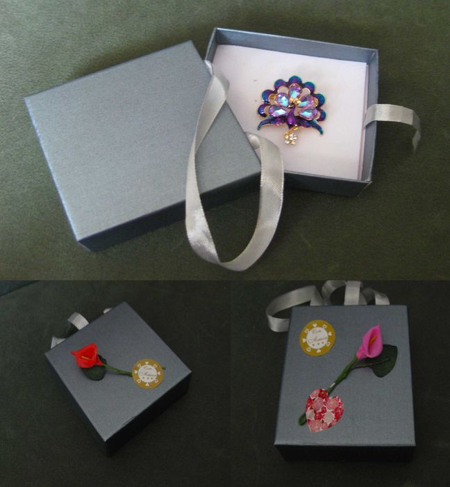 Alfinete / Broche / Pregadeira Pavão Penas Lilás NOVO
