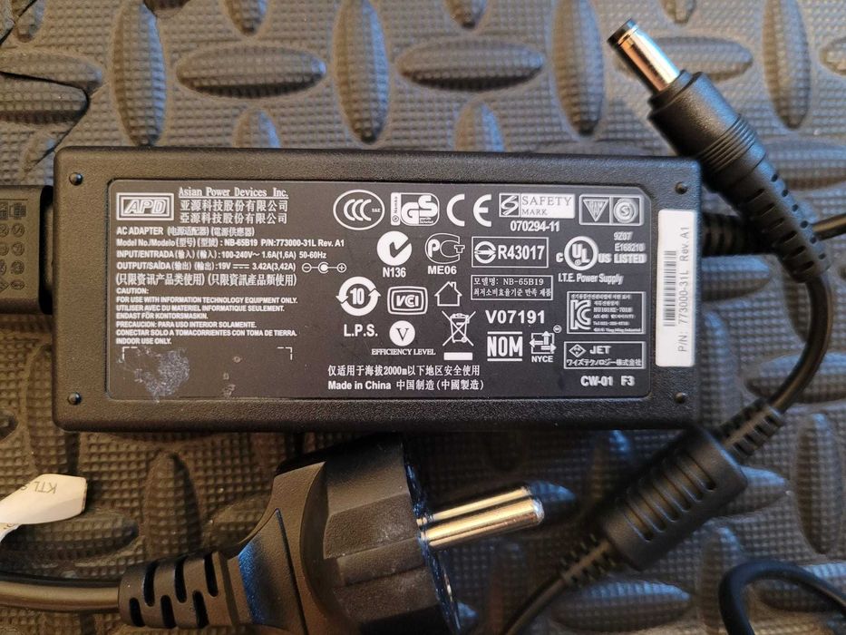 Laptop Asus S533f 17,3 " Intel Pentium Gold 8 GB / 256 GB + Windows11