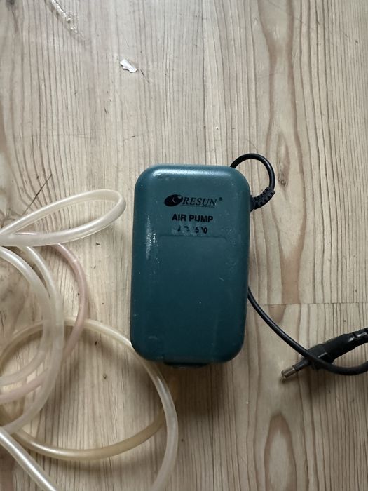 Воздушный компрессор Resun AC-1500 для аквариумов объемом 50-300 л