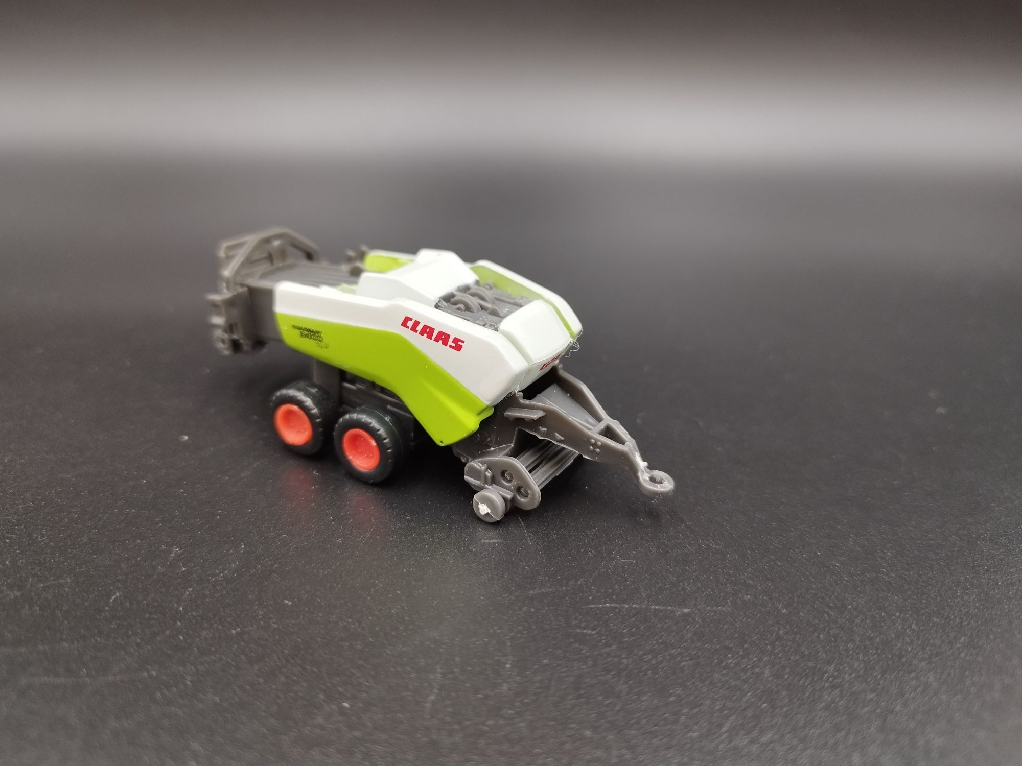 1:58 Norev Mini-jet Claas Quantum 3400 przyczepa model model nowy